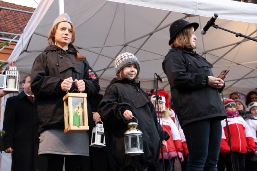 Wspominamy Wigilię Miejską 2014 w Tczewie. Mieszkańcy dzielili się opłatkiem z biskupem, starostą i prezydentem