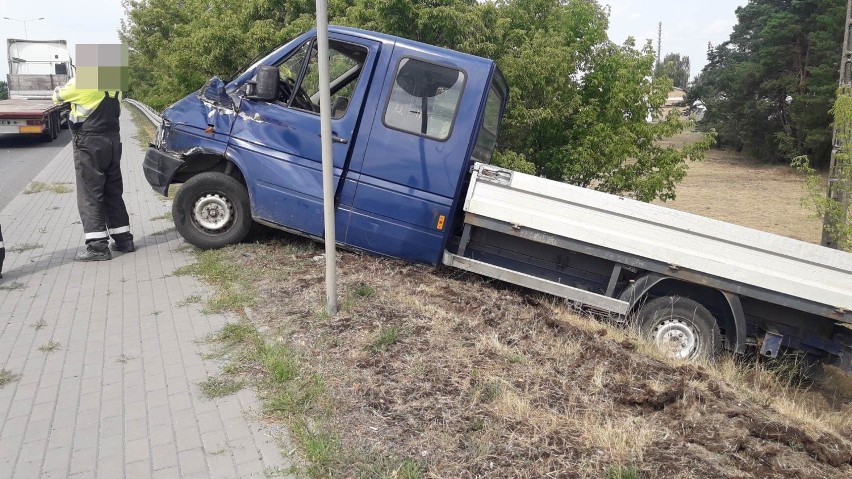 Zderzenie samochodu dostawczego z ciężarówką na ulicy Toruńskiej we Włocławku [zdjęcia]