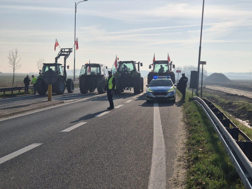Protest rolników na drogach Częstochowy i powiatu. Są poważne utrudnienia