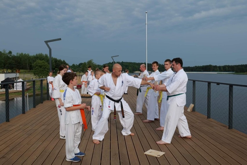 W piątek odbył się między innymi pokaz karate. Więcej zdjęć...