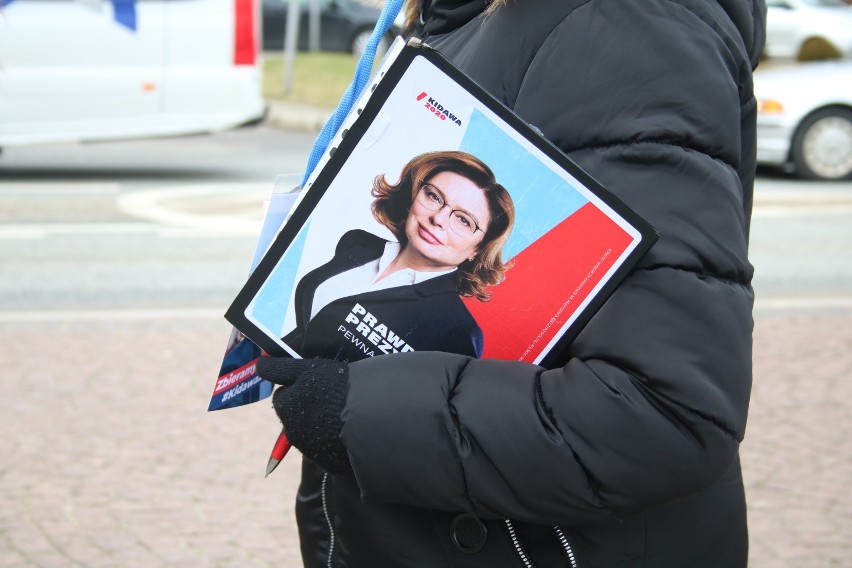 Sztabowcy Małgorzaty Kidawy-Błońskiej odwiedzili Jasło. Młodzi ludzie zbierali podpisy pod listą poparcia dla kandydatki na prezydenta
