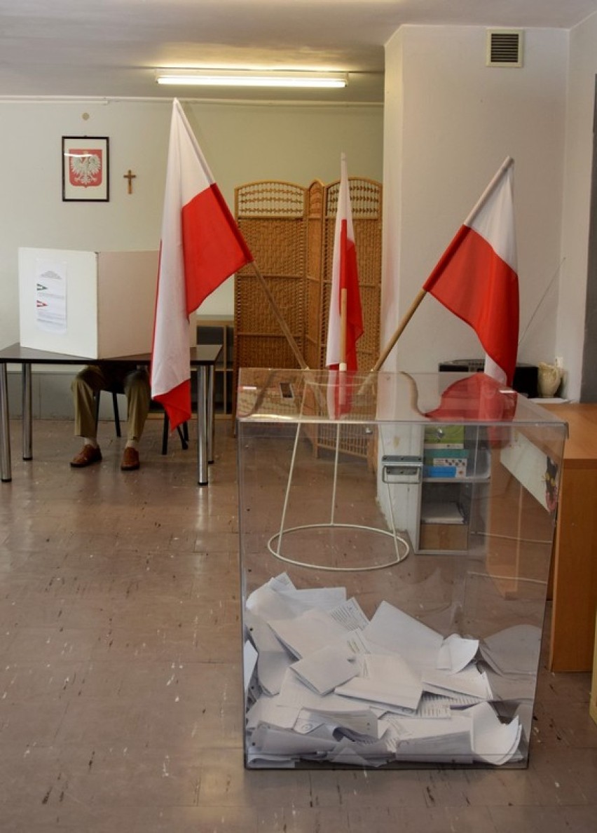 Zbąszyń: Frekwencja wyborcza na godz 17.00 - 45,07%                