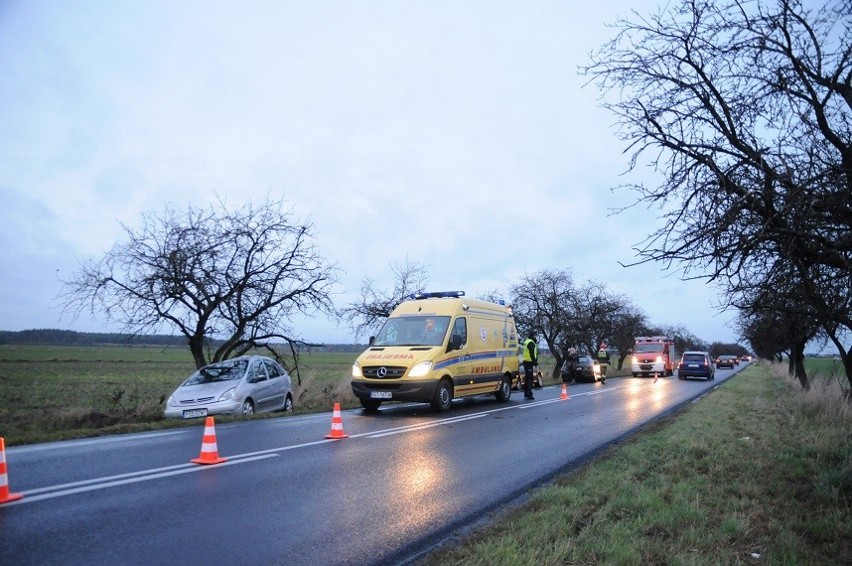 Wypadek - 3 listopada - na drodze Nochowo -Wyrzeka