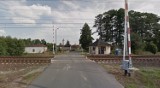 Pijany dróżnik obsługiwał przejazd kolejowy w Ignacowie. Ktoś podawał mu alkohol przez okno 