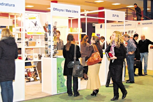 Zorganizowany po raz pierwszy w Łodzi Salon Ciekawej Książki potrwa do niedzieli.