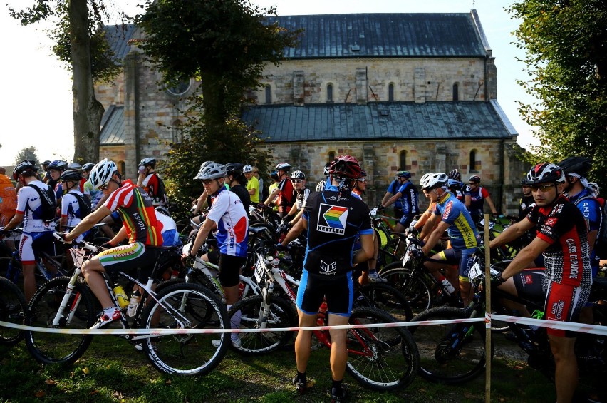 W maratonie rowerowo-biegowym wokół zalewu Sulejowskiego...