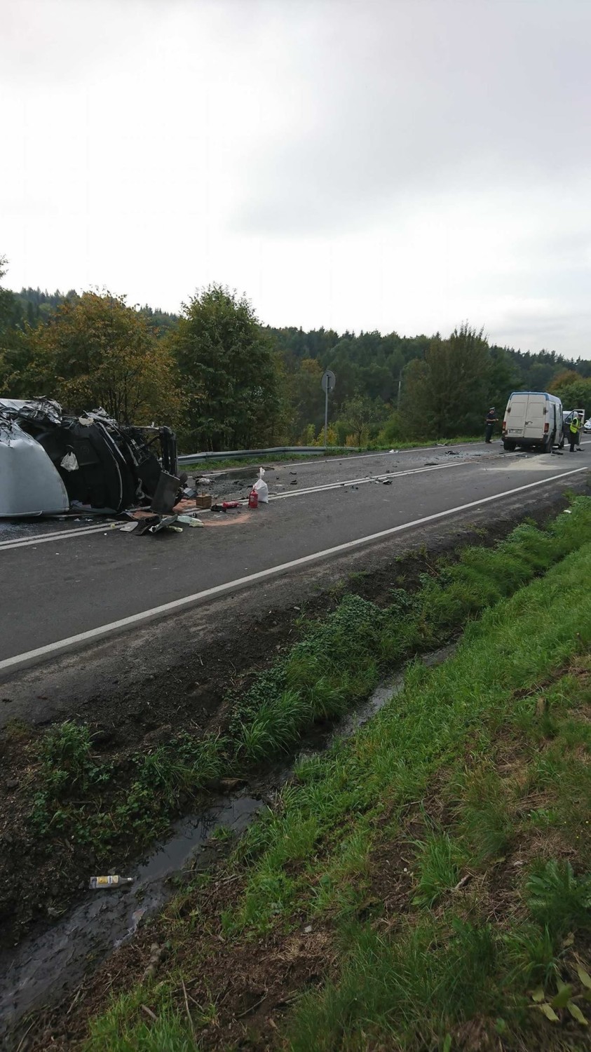 Kalwaria Zebrzydowska. Wypadek na DK 52 [ZDJĘCIA INTERNAUTY]