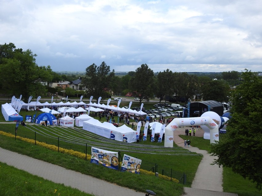 Trwa Festiwal „Polska od Kuchni” na muszli koncertowej w Łomży. Zjechały Koła Gospodyń Wiejskich z całego regionu