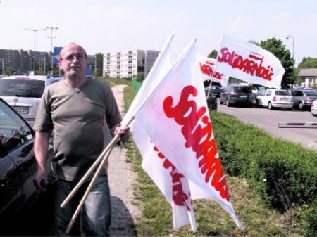 Transparenty i flagi zawisły wokół poznańskiego browaru - Fot. Robert Domżał
