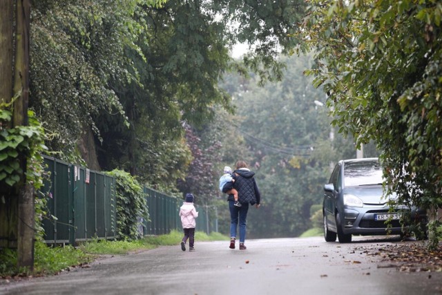 Brakuje chodnika w pobliżu SP nr 135 w Dzielnicy XII Bieżanów-Prokocim