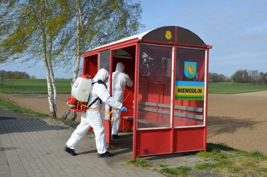 W gminie Niemodlin dezynfekują przystanki.
