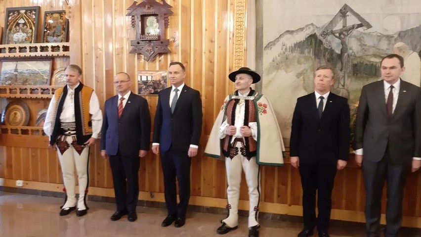 Zakopane. Prezydent Andrzej Duda dostał góralski serdak [ZDJĘCIA]