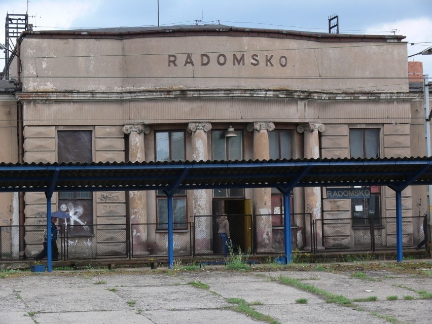 Tak wyglądał dworzec PKP w Radomsku jeszcze kilka lat...
