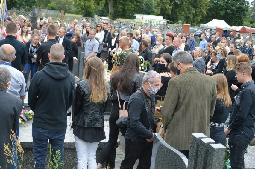 W pogrzebie zamordowanej 16-latki udział wzięły tłumy...