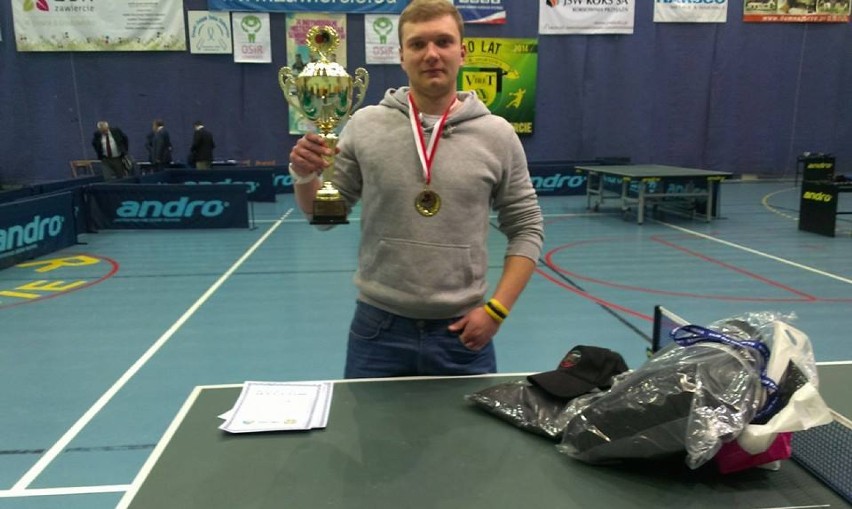 Adam Duch został mistrzem Śląska w tenisie stołowym
