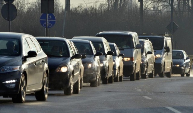 Nagi mężczyzna miał być dzisiaj widziany na trasie W-Z w Bydgoszczy. Z relacji świadków wynika, że z powodu niecodziennego widoku kierowcy zwalniali i tworzyły się korki.