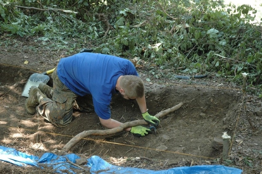 Archeolodzy wykopują spod ziemi muszyńskie skarby [ZDJĘCIA]