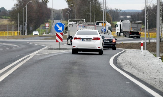 Nowe rondo na trasie Sulechów - Babimost czy Poznań cieszy kierowców Dawniej na skrzyżowaniu dochodziło do wielu wypadków i kolizji