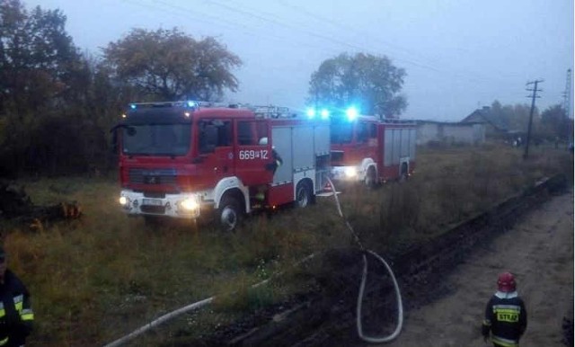 Lokomotywa w ogniu. Dnia 13 października 2013r. około godziny 1700 dyżurny PSK w Złotowie zadysponował dwa zastępy OSP Krajenka, do pożaru lokomotywy w Dolniku. W akcji uczestniczył również zastęp GCBA Man z PSP Złotów. Zadaniem strażaków było zabezpieczenie miejsca zdarzenia, ugaszenie zarzewi ognia i oddymienie pociągu. Wszyscy pasażerowie w momencie przyjazdu straży znajdowali się na zewnątrz. Przyczyną pożaru było prawdopodobnie zwarcie instalacji elektrycznej lokomotywy.
Na podstawie OSP Krajenka.