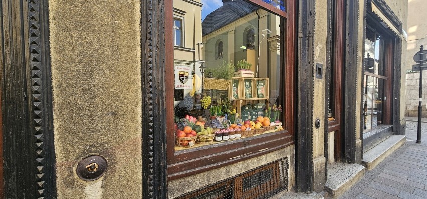 Ciężko prowadzić mały biznes w Krakowie. Właściciele sklepu...