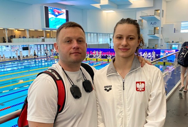 Julia Maik z trenerem Dominikiem Grudzińskim w Bergen