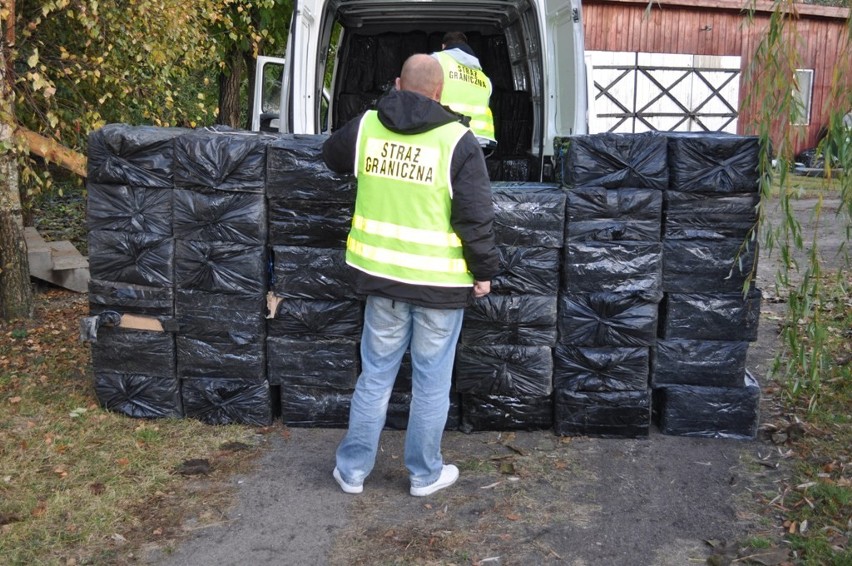 Czerniejów: Papierosy za ponad 400 tys. zł zatrzymała straż graniczna