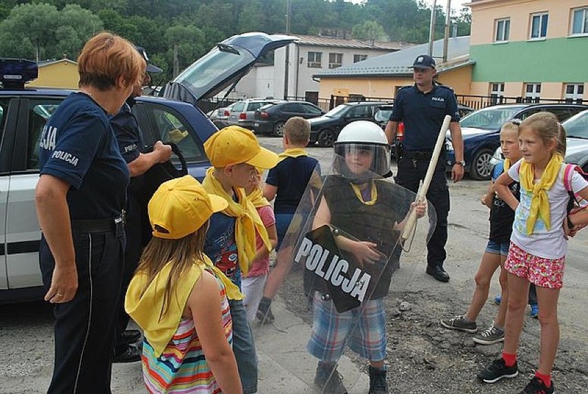 Dzieci z hospicjum odwiedziły policjantów