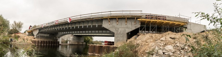 Konin. Most w Bernardynce częściowo otwarty. Mieszkańcy sąsiedniej gminy Ślesin, mogą już przejść nowym mostem