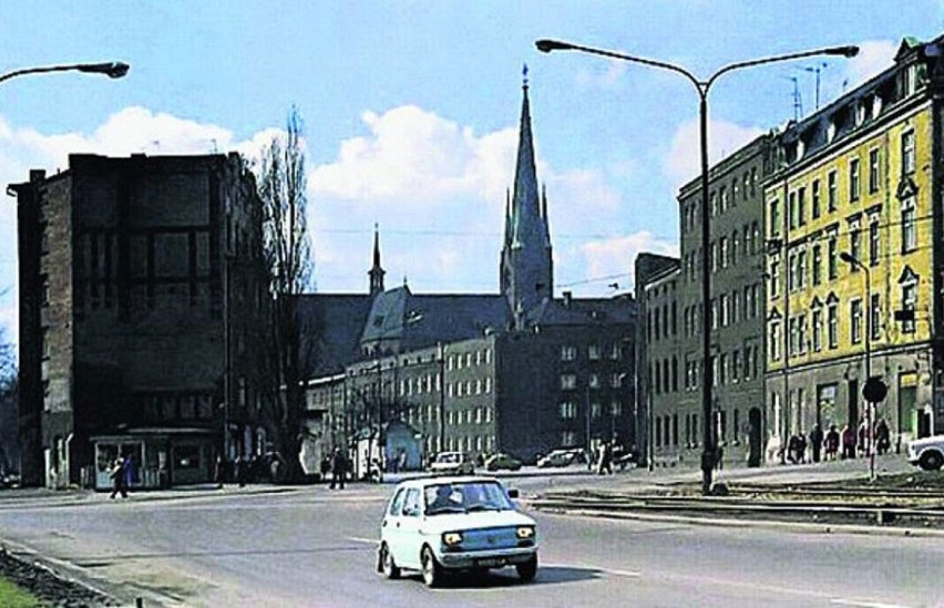 Spacer po centrum Gliwic... wiele lat temu! Tak wyglądały ulice, domy, ludzie. Zobacz te czarno-białe zdjęcia