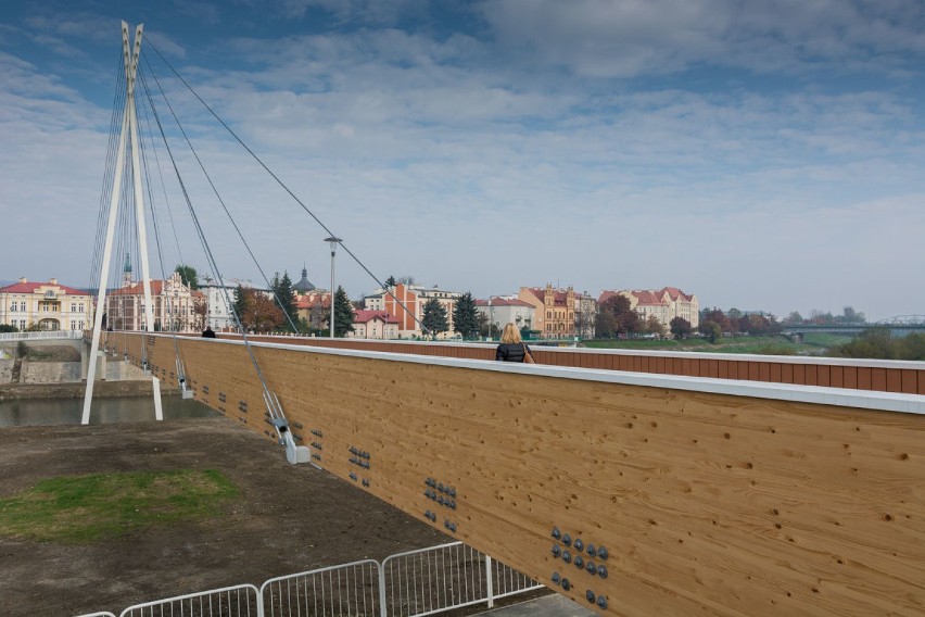 Kładka pieszo rowerowa na rzece San w Przemyślu już otwarta