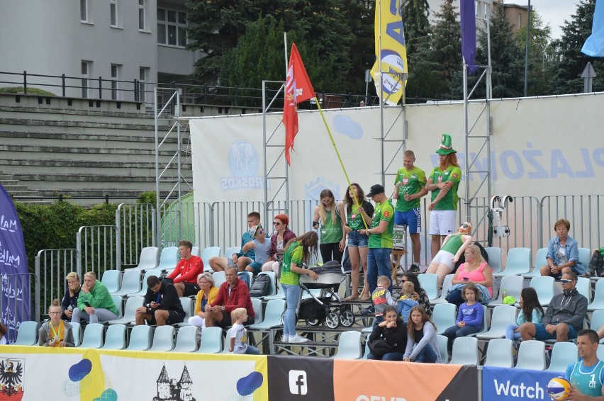 World Tour Malbork 2019. Przy zamku już trwa turniej Pucharu Świata w siatkówce plażowej [ZDJĘCIA]