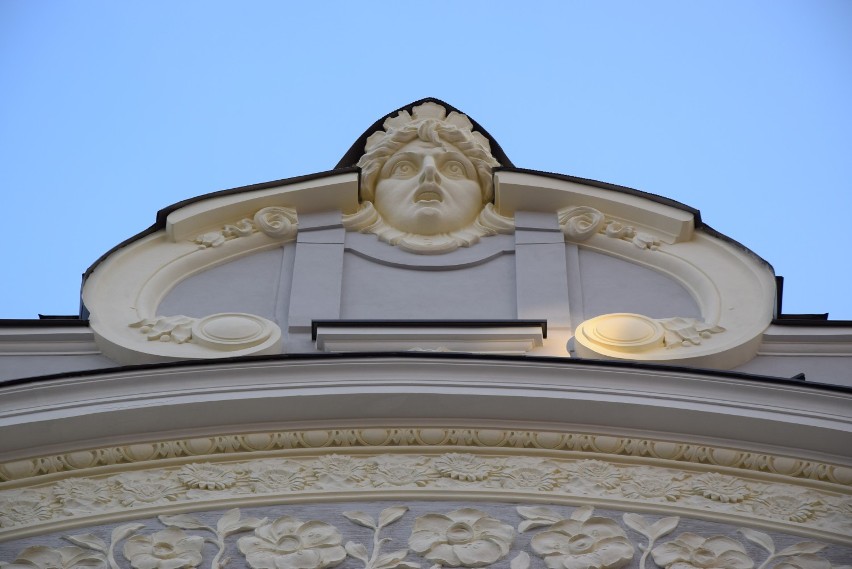 Kamienica w centrum Bielska-Białej zyskała efektowny wygląd [ZDJĘCIA]