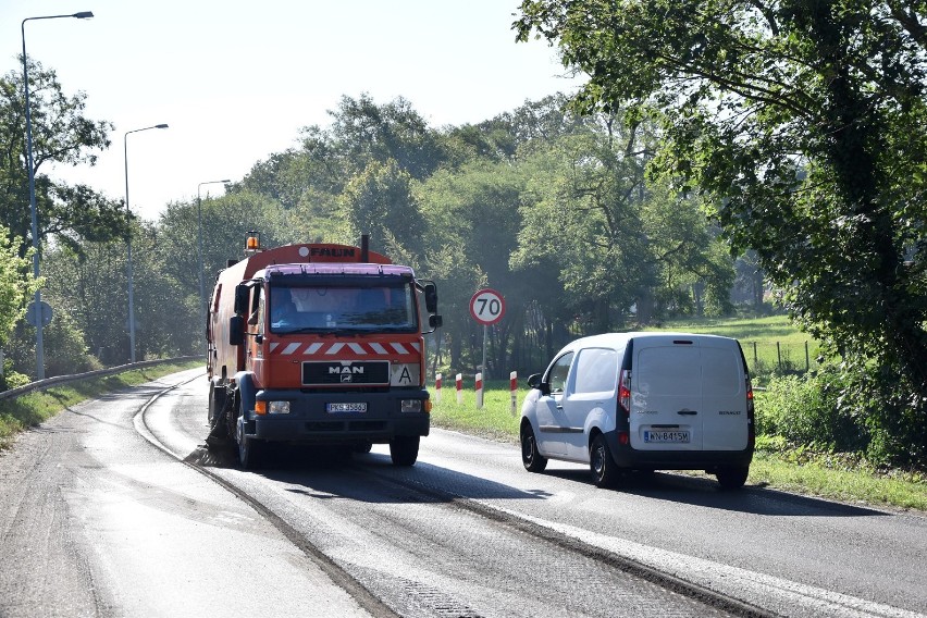 Remont drogi krajowej nr 11 w Chodzieży rozpoczęty. Są utrudnienia i korki [ZDJĘCIA]