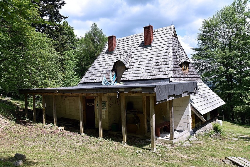 Schronisko na Magurze Małastowskiej to miejsce owiane...