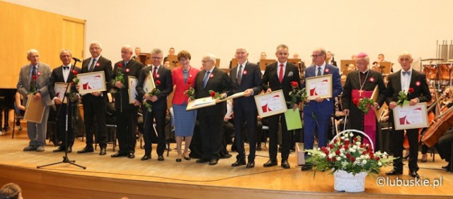 Uroczystość wręczenia Lubuszanom tytułów: Człowiek 30-lecia Wolnej Polski. 9 listopada 2019