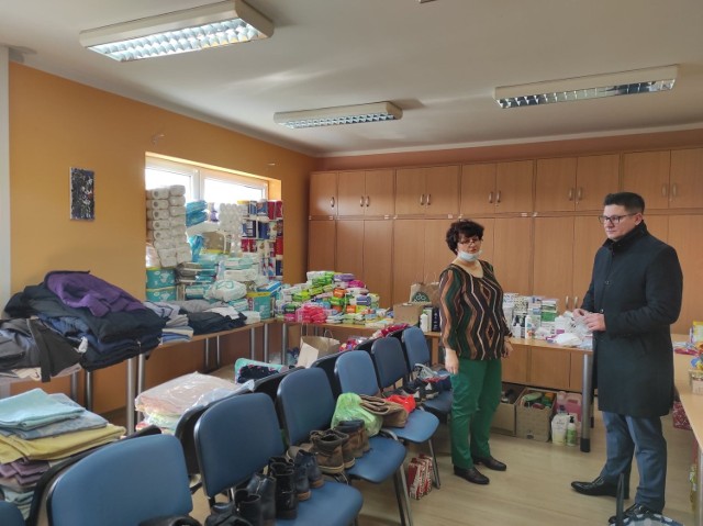 W Psarach schronienie znalazło ponad 30 obywateli Ukrainy. Trwa zbiórka niezbędnych artykułów i środków higienicznych

Zobacz kolejne zdjęcia/plansze. Przesuwaj zdjęcia w prawo - naciśnij strzałkę lub przycisk NASTĘPNE