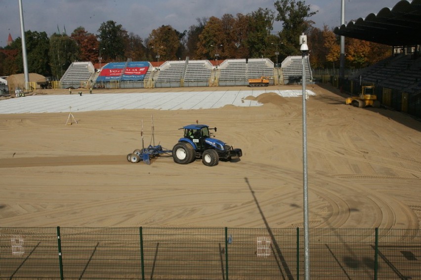 Będzie nowa murawa legnickiego stadionu [ZDJĘCIA]