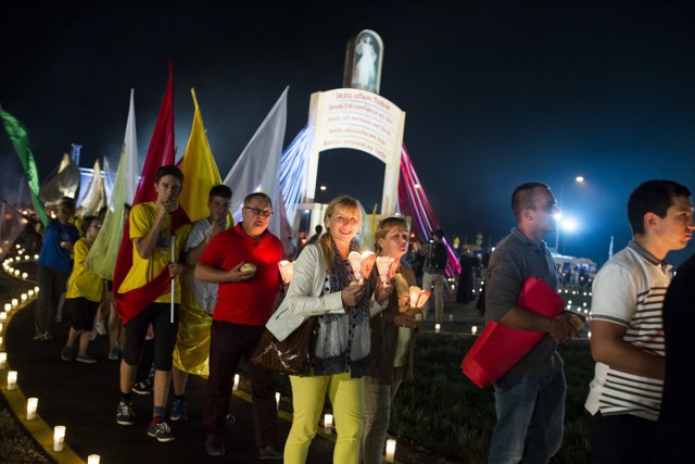 Rocznica Światowych Dni Młodzieży na Campusie Misericordiae w Brzegach