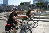 Katowiccy strażnicy miejscy patrolują miasto na rowerach ZDJĘCIA