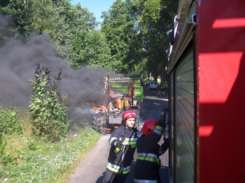 Pożar ciągnika rolniczego koło Lidzbarka Warmińskiego [zdjęcia]