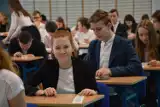 Egzamin gimnazjalny w Szkole Podstawowej nr 1 w Bełchatowie [ZDJĘCIA, FILM]
