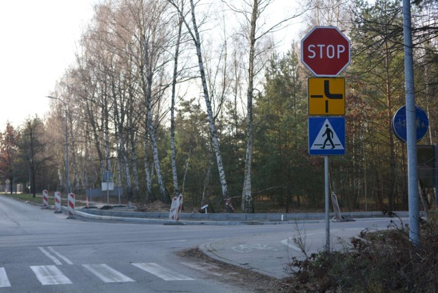 Rozpoczeła się przebudowa skrzyżowania obwodnicy Międzychodu (ul. Romana Ratajczaka) z ulicą Przemysłową i Lecha w Bielsku (3.12.2021).