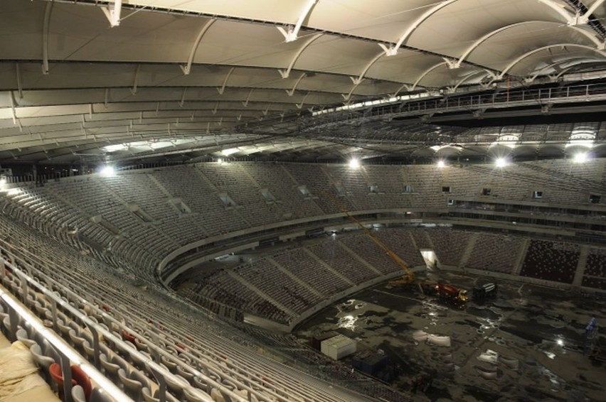 Podświetlony Stadion Narodowy. Zobacz najnowsze zdjęcia
