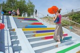 Kolorowe schody nad Wartą w Poznaniu już są [ZDJĘCIA]