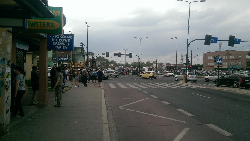 Kraków. Wypadek na Ruczaju. Ciężarówka uszkodziła kilkanaście aut [ZDJĘCIA]