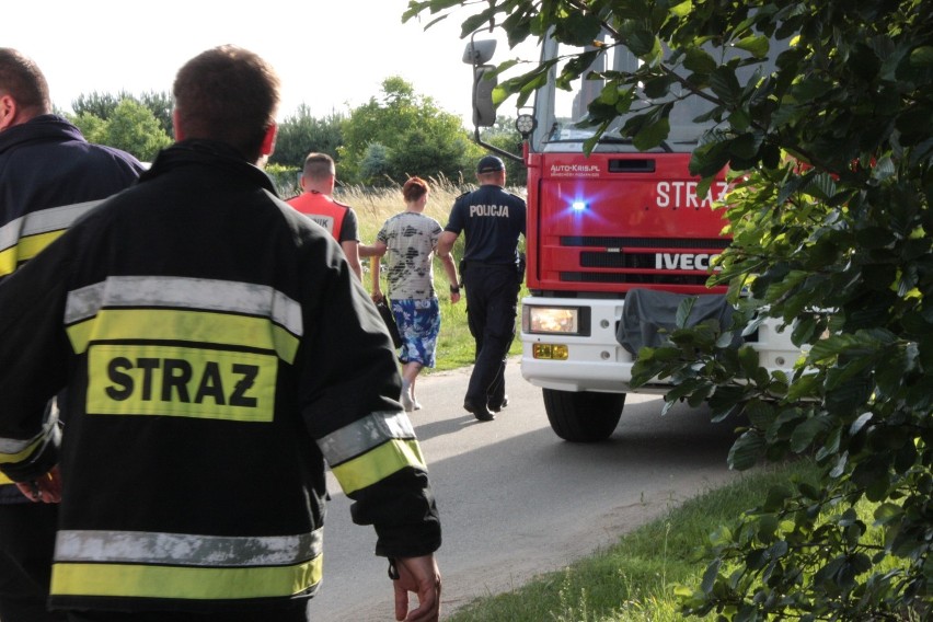 Pijana kobieta dachowała w Dziadowej Kłodzie, w Sycowie kierowca uderzył autem w barierki