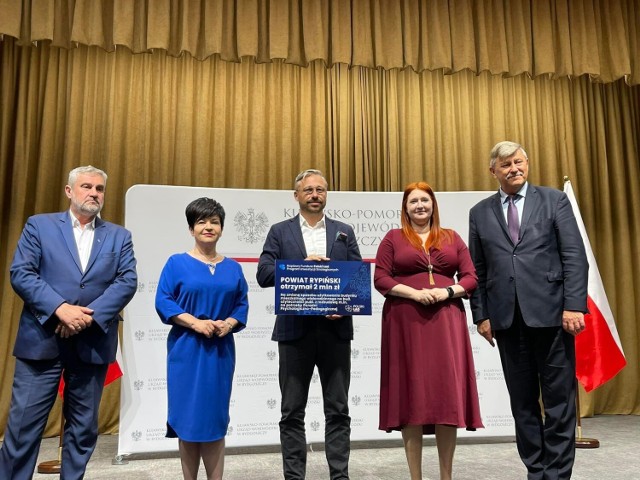 Od lewej: Jan Krzysztof Ardanowski, Joanna Borowiak, Jarosław Sochacki, Anna Gembicka i Józef Ramlau