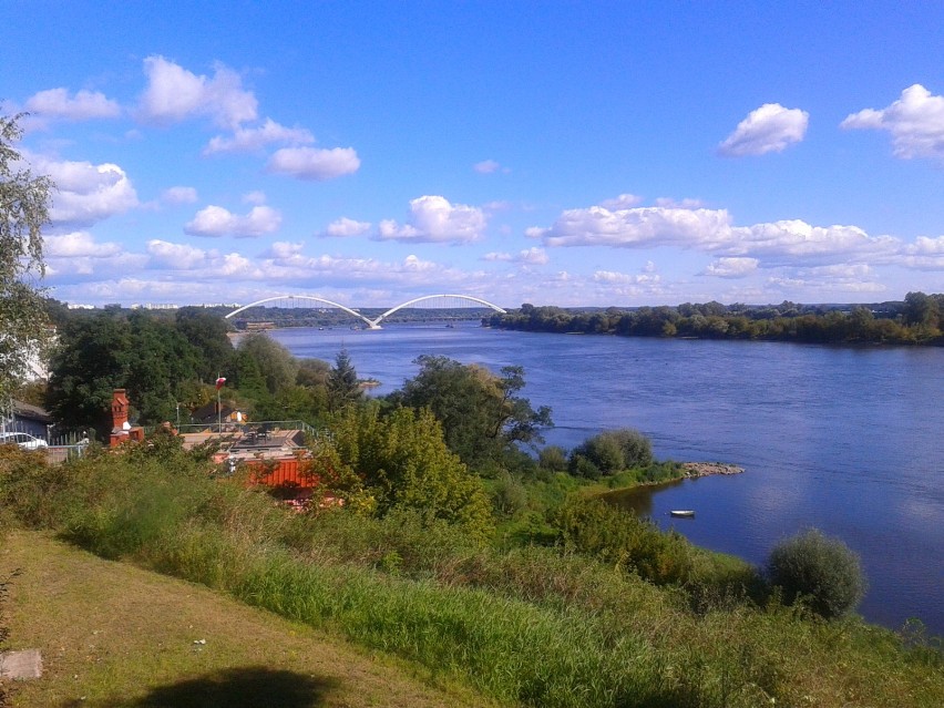 W  oczekiwaniu na  oddanie nowego mostu w Toruniu