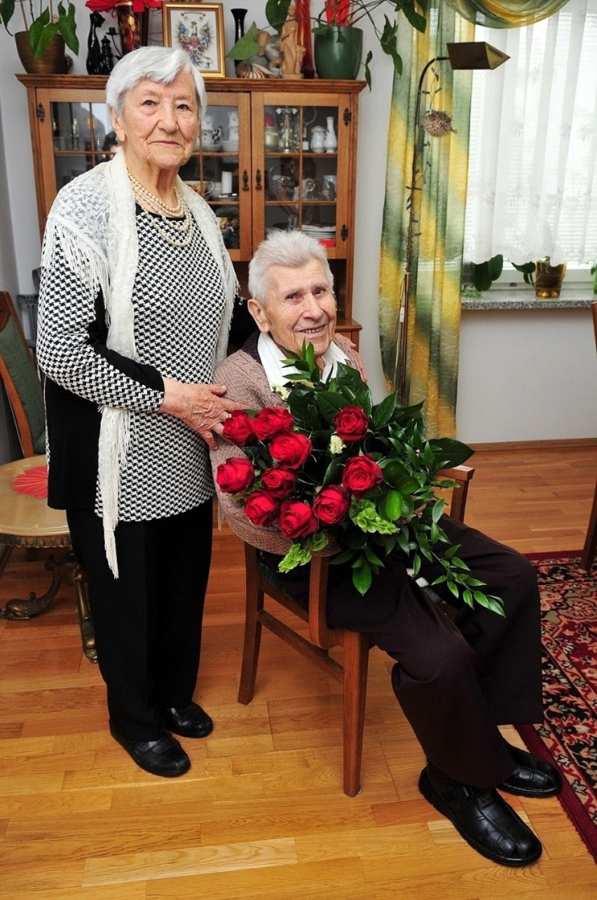 Sto lat pana Władysława. Życzenia i kwiaty dla świdniczanina (ZDJĘCIA) 