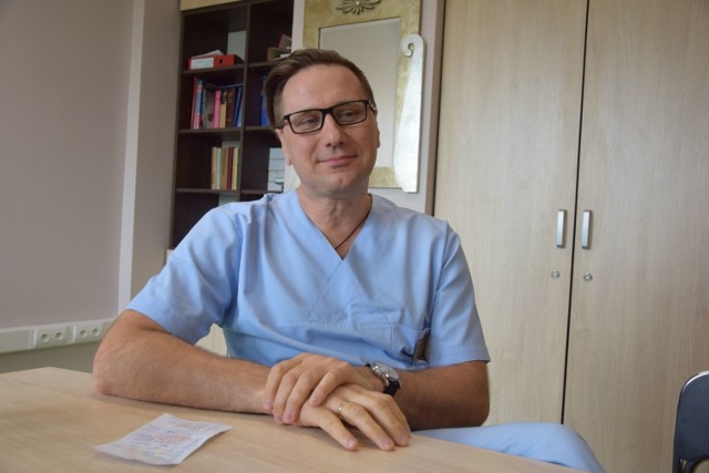 Ordynator oddziału ginekologiczno-położniczego Robert Zawrotniak interesuje się endokrynologią,  laparoskopią i onkologią. Kończy doktorat z endokrynologii. -  Pasjonuję się ginekologią i położnictwem, od kiedy pamiętam - przyznaje.